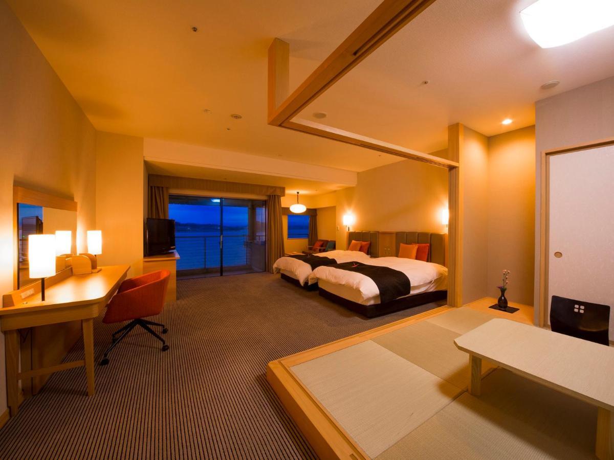 Apa Hotel & Resort Kaga Katayamazu Onsen Kasuikyo Buitenkant foto