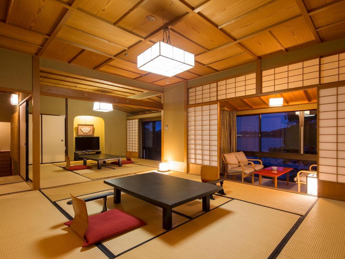Apa Hotel & Resort Kaga Katayamazu Onsen Kasuikyo Buitenkant foto