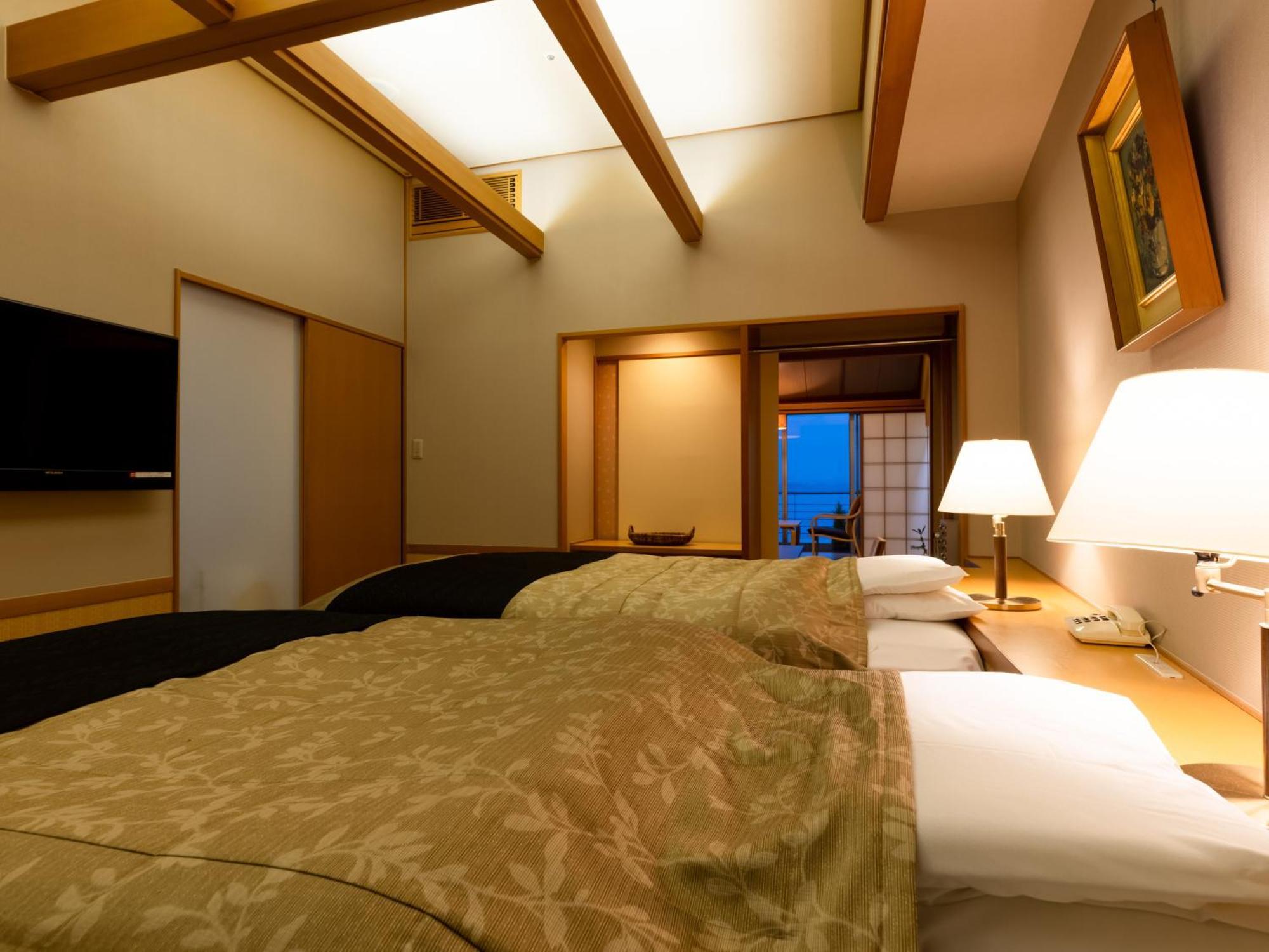 Apa Hotel & Resort Kaga Katayamazu Onsen Kasuikyo Buitenkant foto