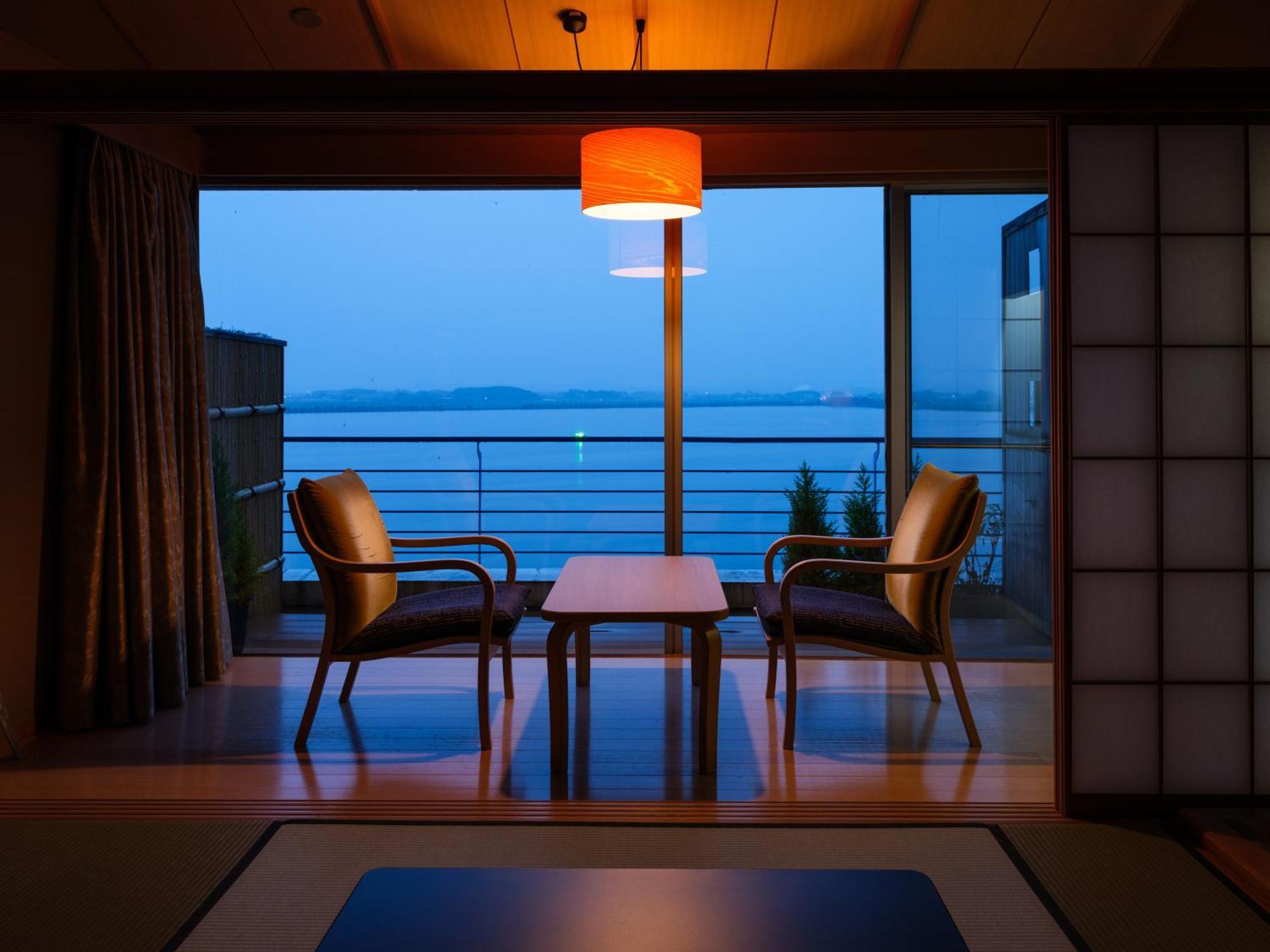 Apa Hotel & Resort Kaga Katayamazu Onsen Kasuikyo Buitenkant foto