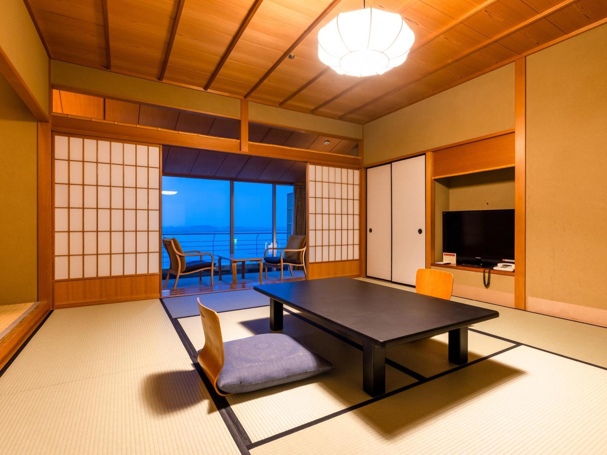Apa Hotel & Resort Kaga Katayamazu Onsen Kasuikyo Buitenkant foto