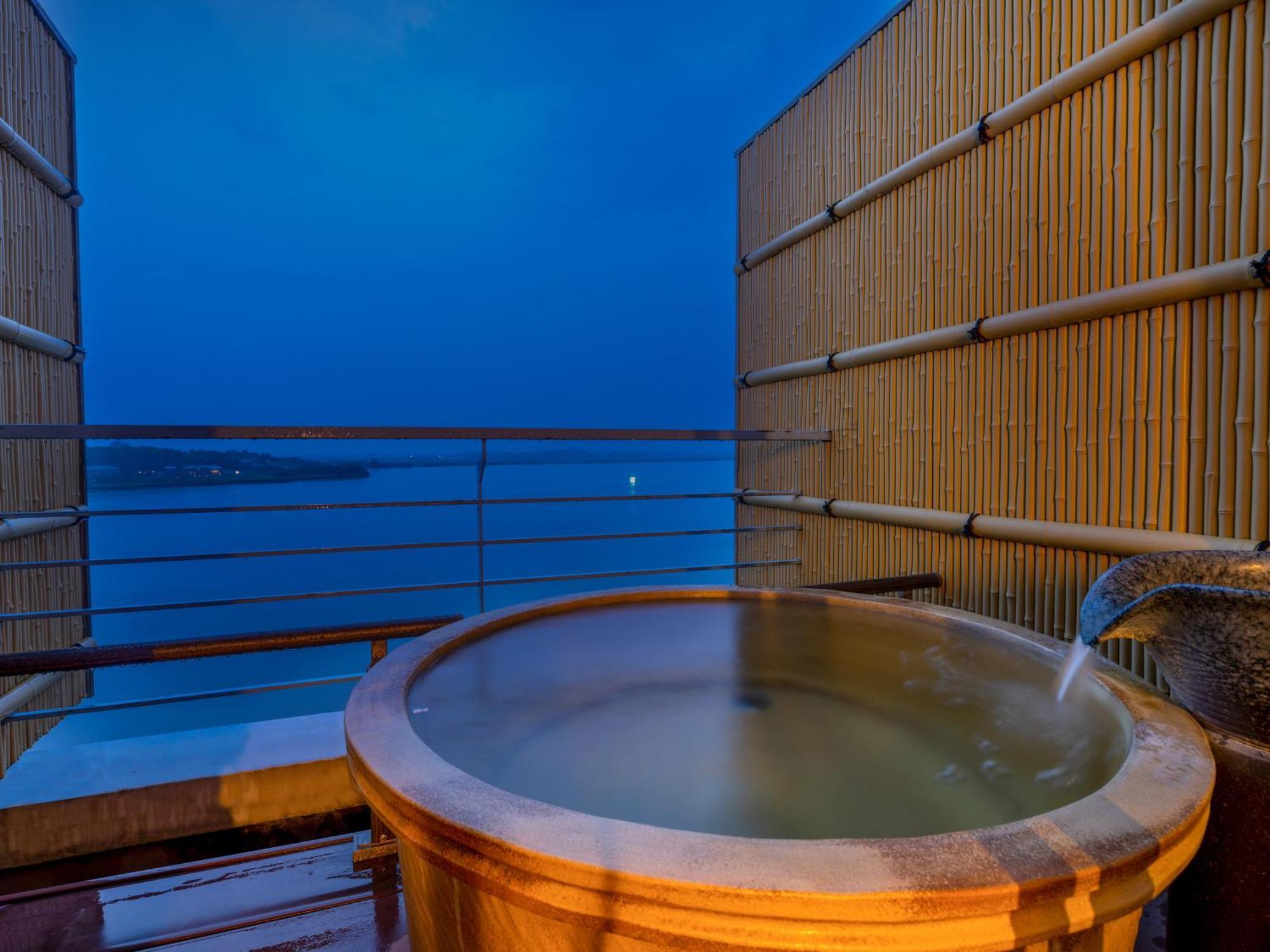 Apa Hotel & Resort Kaga Katayamazu Onsen Kasuikyo Buitenkant foto