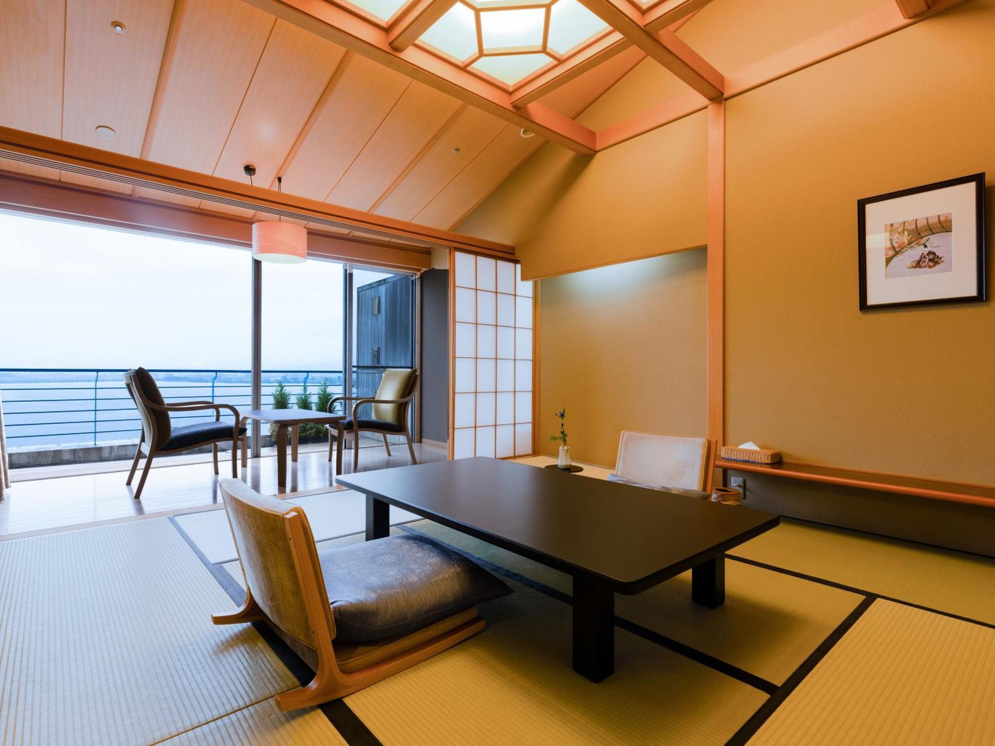 Apa Hotel & Resort Kaga Katayamazu Onsen Kasuikyo Buitenkant foto
