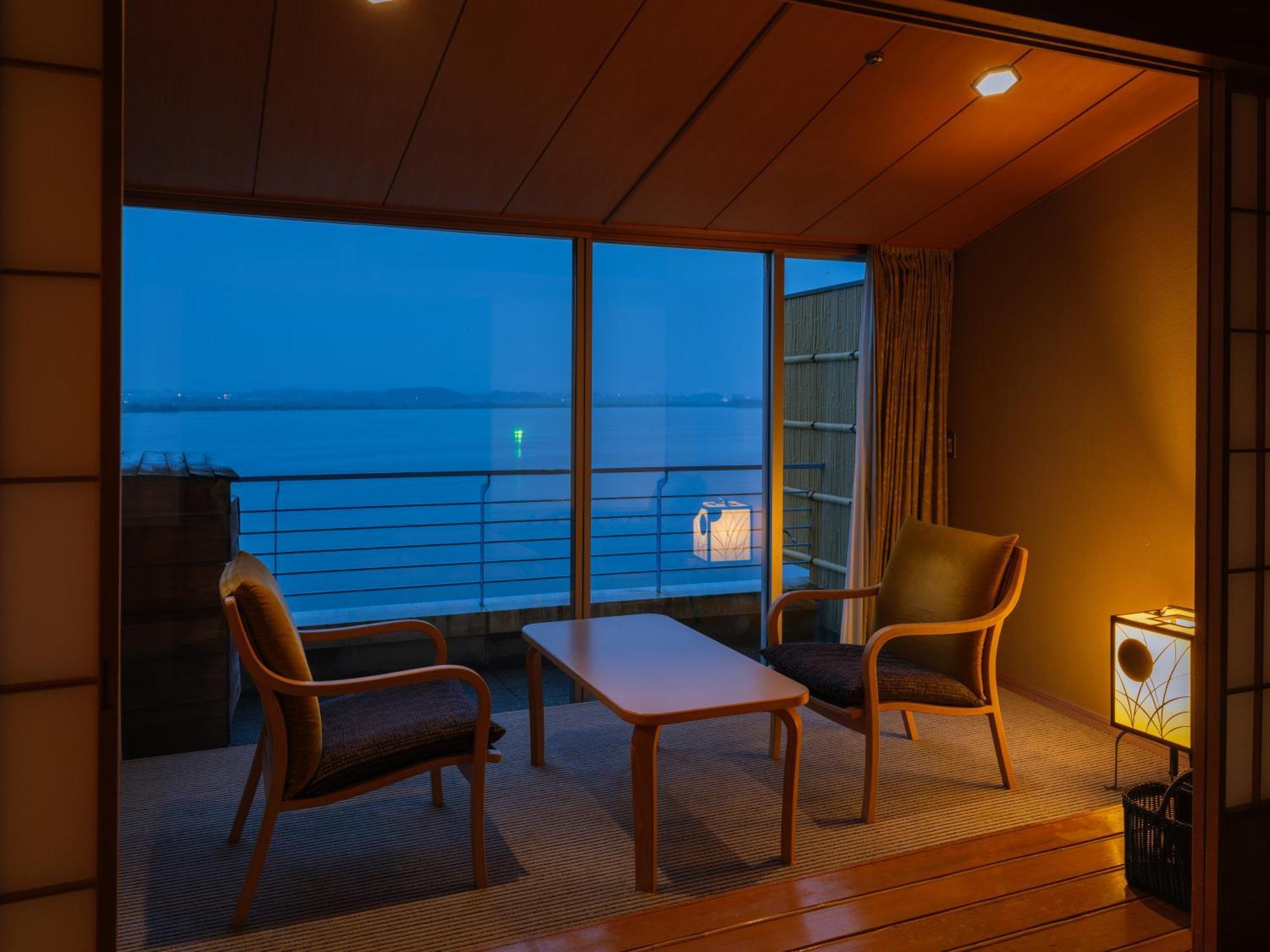 Apa Hotel & Resort Kaga Katayamazu Onsen Kasuikyo Buitenkant foto
