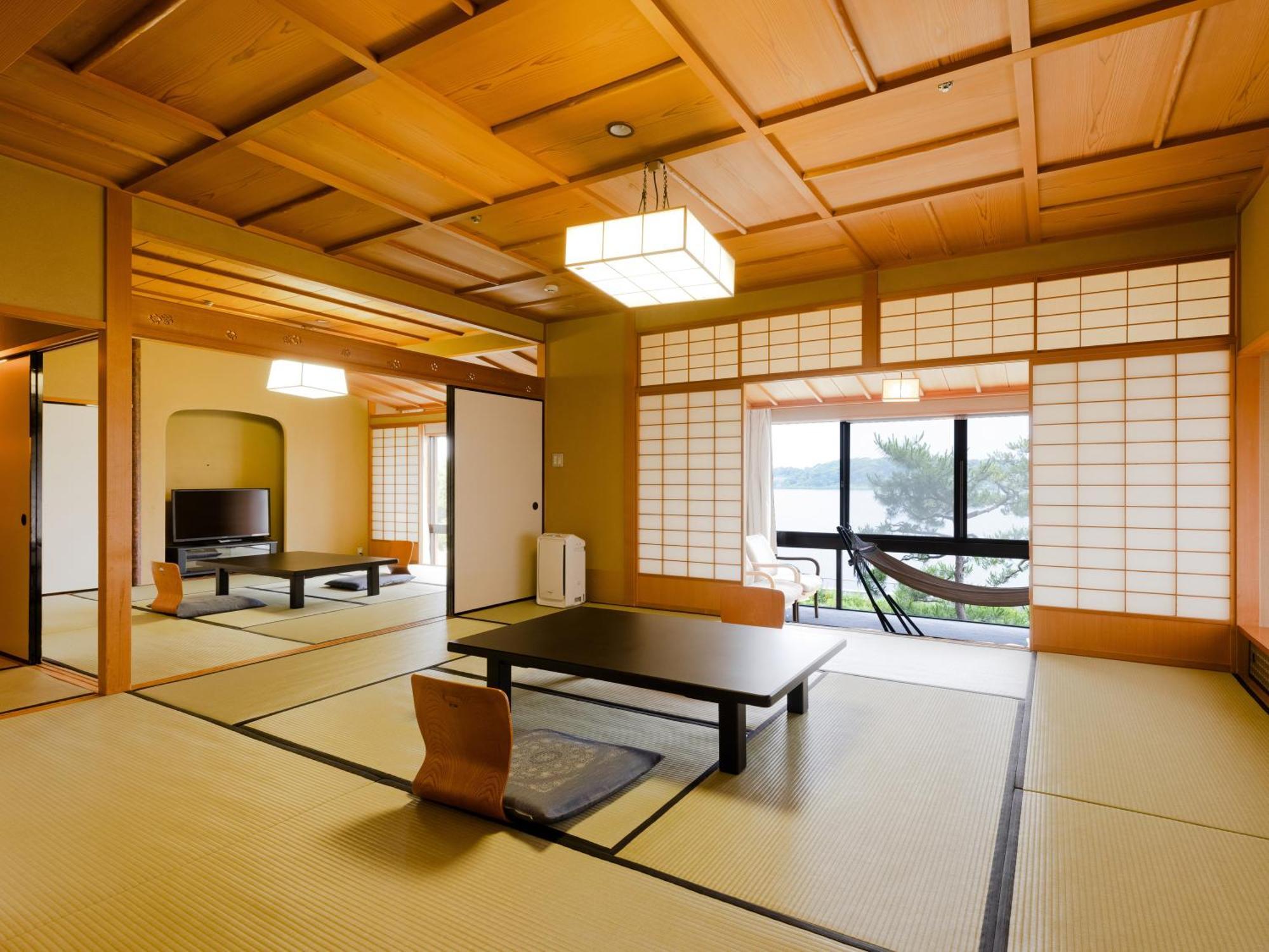 Apa Hotel & Resort Kaga Katayamazu Onsen Kasuikyo Buitenkant foto