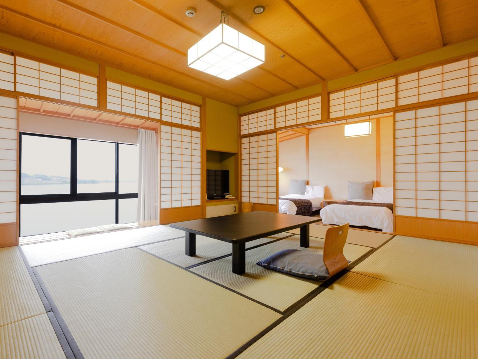 Apa Hotel & Resort Kaga Katayamazu Onsen Kasuikyo Buitenkant foto