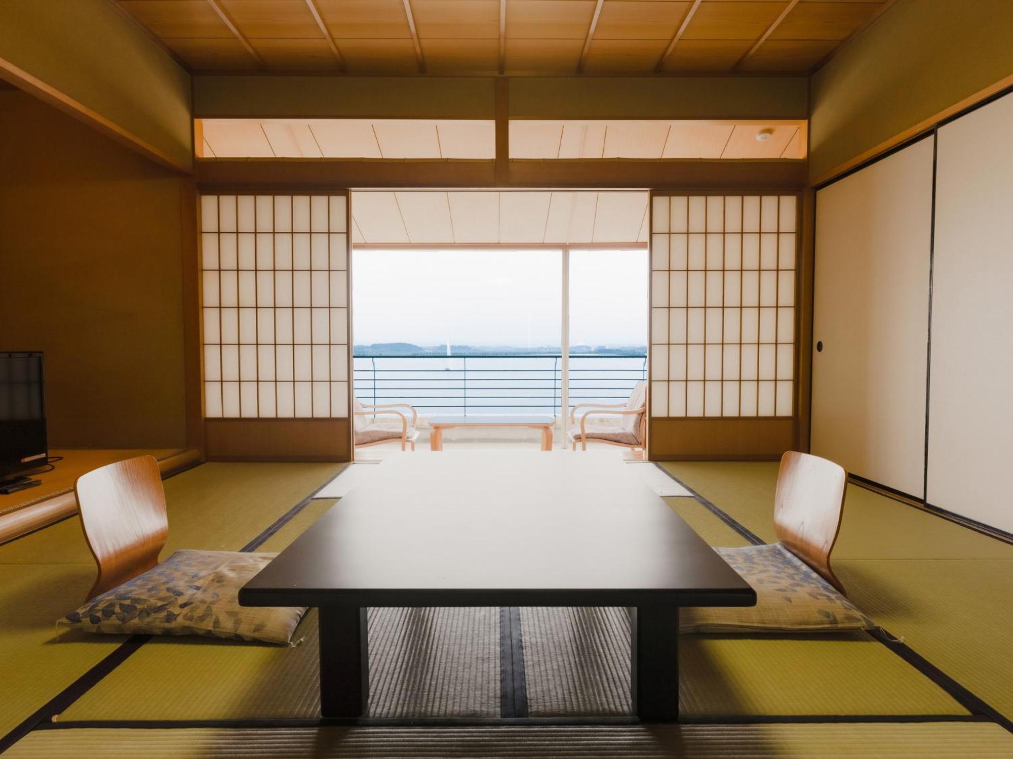Apa Hotel & Resort Kaga Katayamazu Onsen Kasuikyo Buitenkant foto