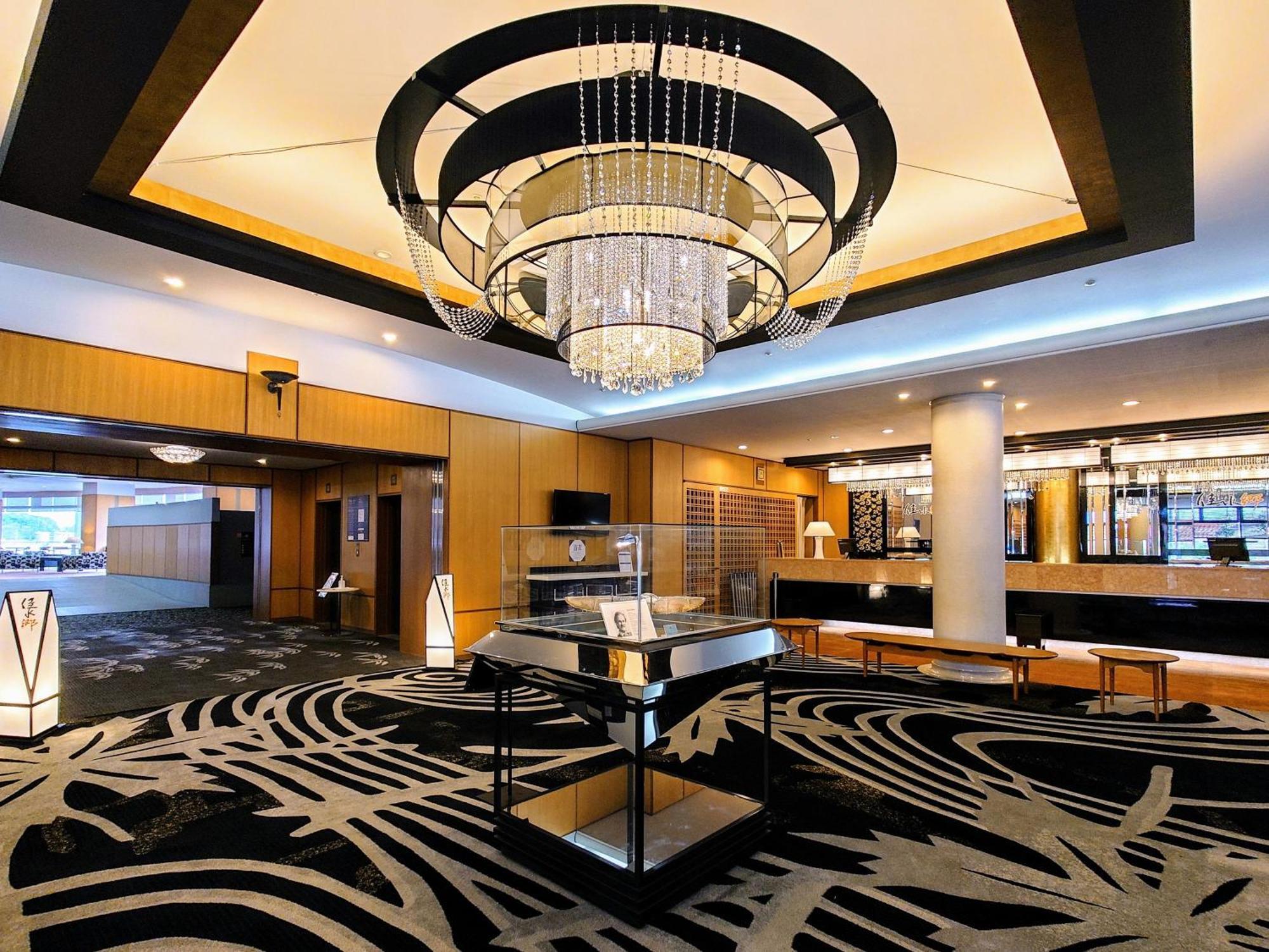 Apa Hotel & Resort Kaga Katayamazu Onsen Kasuikyo Buitenkant foto