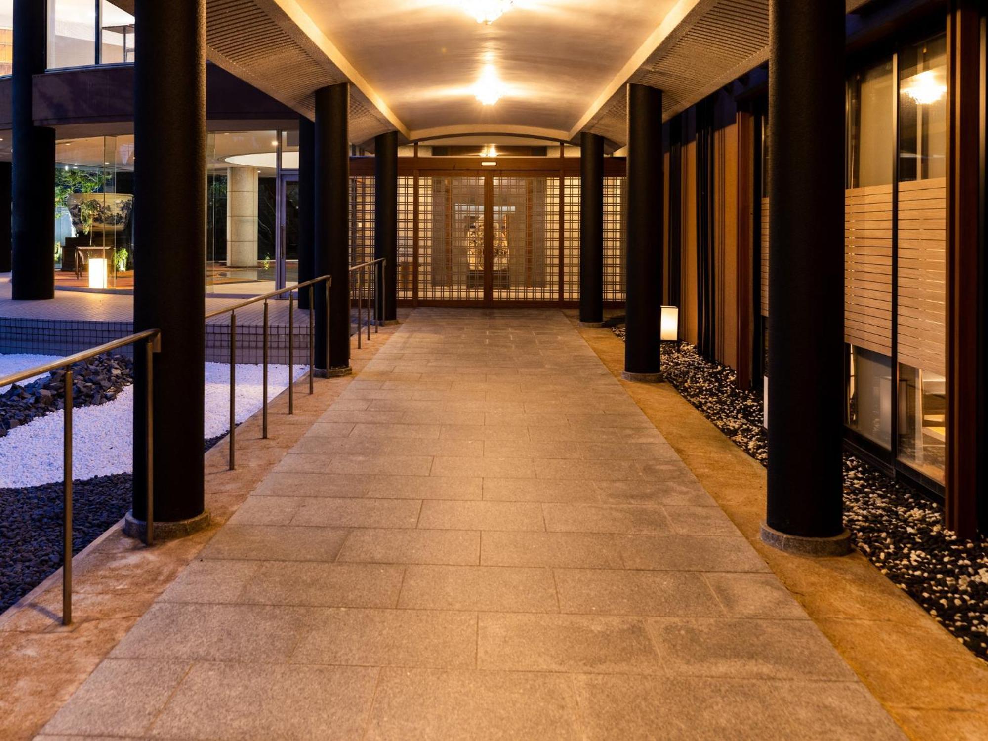Apa Hotel & Resort Kaga Katayamazu Onsen Kasuikyo Buitenkant foto